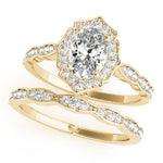 Exquisite Scalloped Oval Halo Engagement Ring in 14kt White Gold