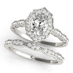 Exquisite Scalloped Oval Halo Engagement Ring in 14kt White Gold