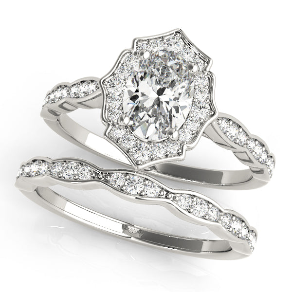 Exquisite Scalloped Oval Halo Engagement Ring in 14kt White Gold